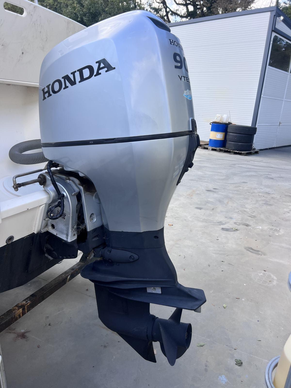 Honda Marine Outboard | BF90 | Mid-Size | 4-stroke