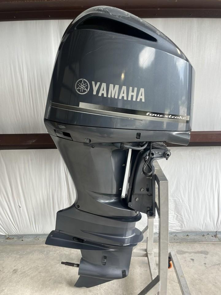 2018 Yamaha F300 V6 4.2L Digital 25 F300XCA